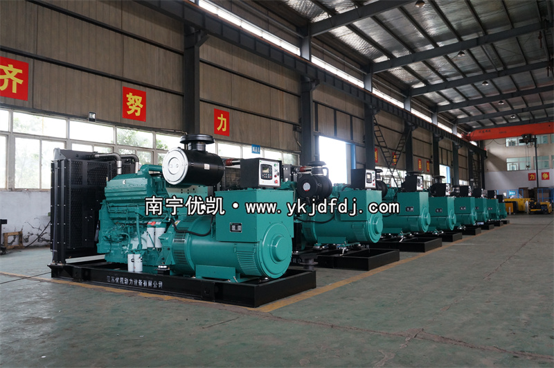 2022年12月2日，300KW康明斯柴油發(fā)電機組發(fā)貨浙江