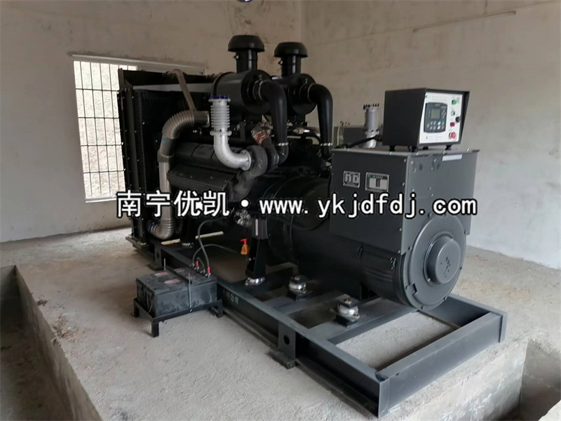 2022年12月8日，500KW上柴發(fā)電機組發(fā)貨防城港